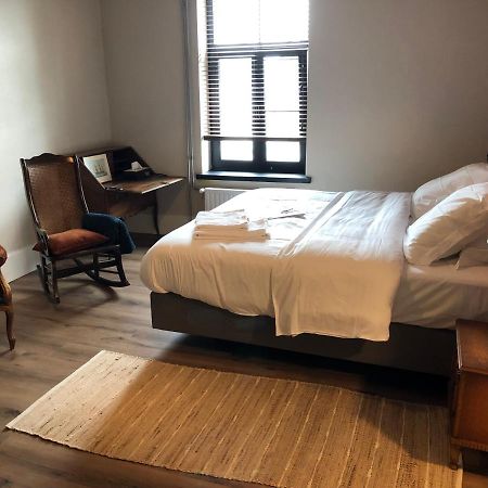 La Posterie Bed & Breakfast Ронс Екстериор снимка