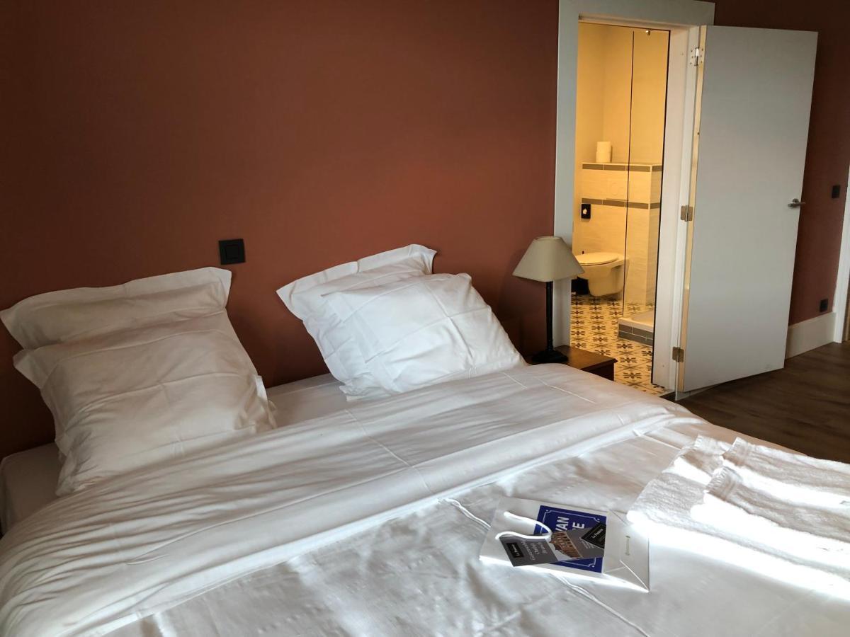 La Posterie Bed & Breakfast Ронс Екстериор снимка