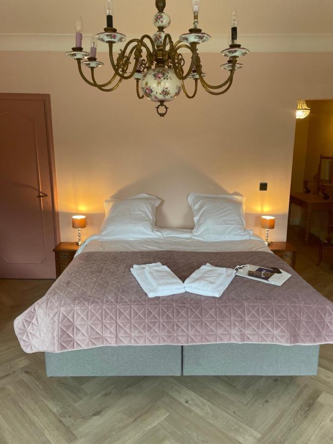 La Posterie Bed & Breakfast Ронс Екстериор снимка