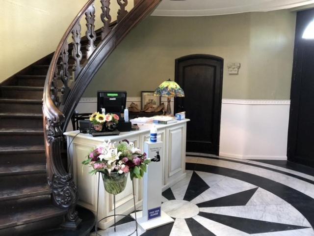 La Posterie Bed & Breakfast Ронс Екстериор снимка