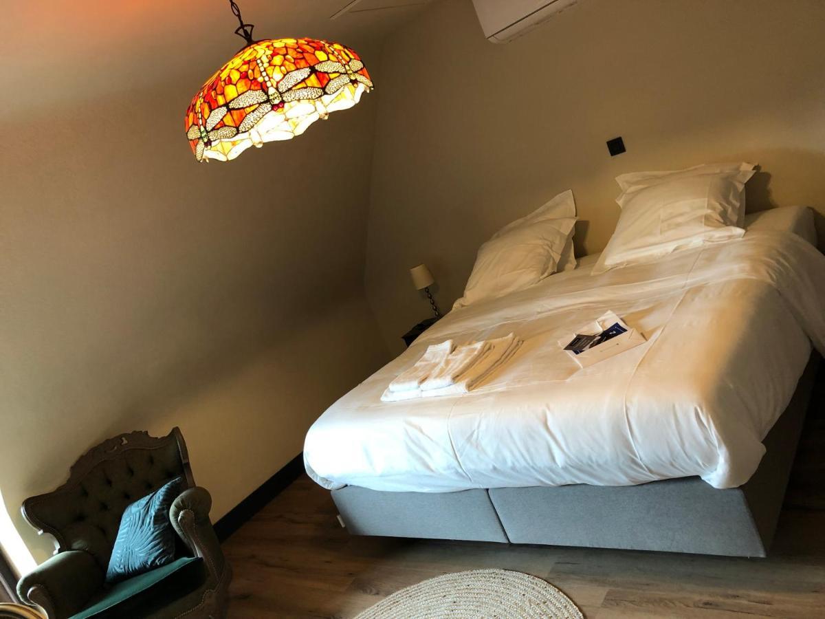 La Posterie Bed & Breakfast Ронс Екстериор снимка