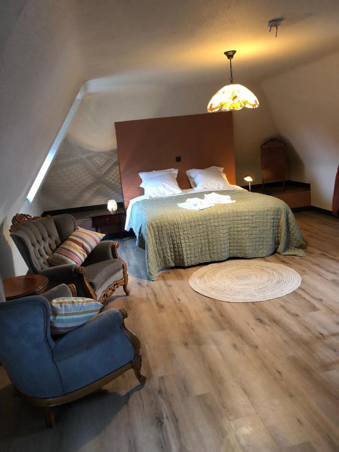 La Posterie Bed & Breakfast Ронс Екстериор снимка